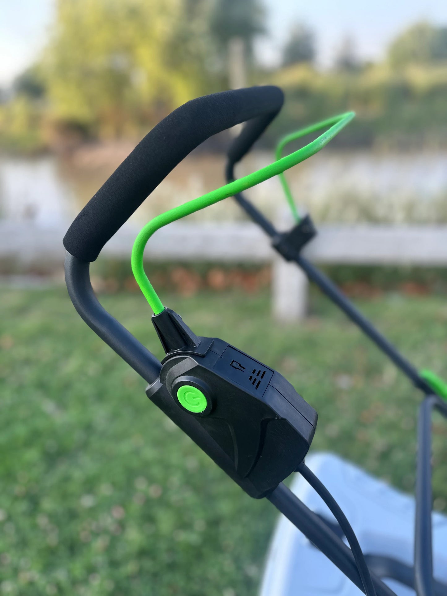 Corta Césped Autopropulsado BAF 9981 con Tecnología Ion Litio