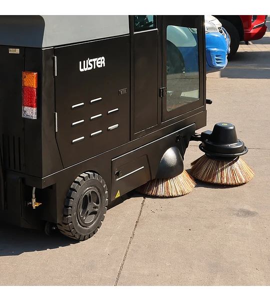 Barredora Hombre a bordo a batería A88