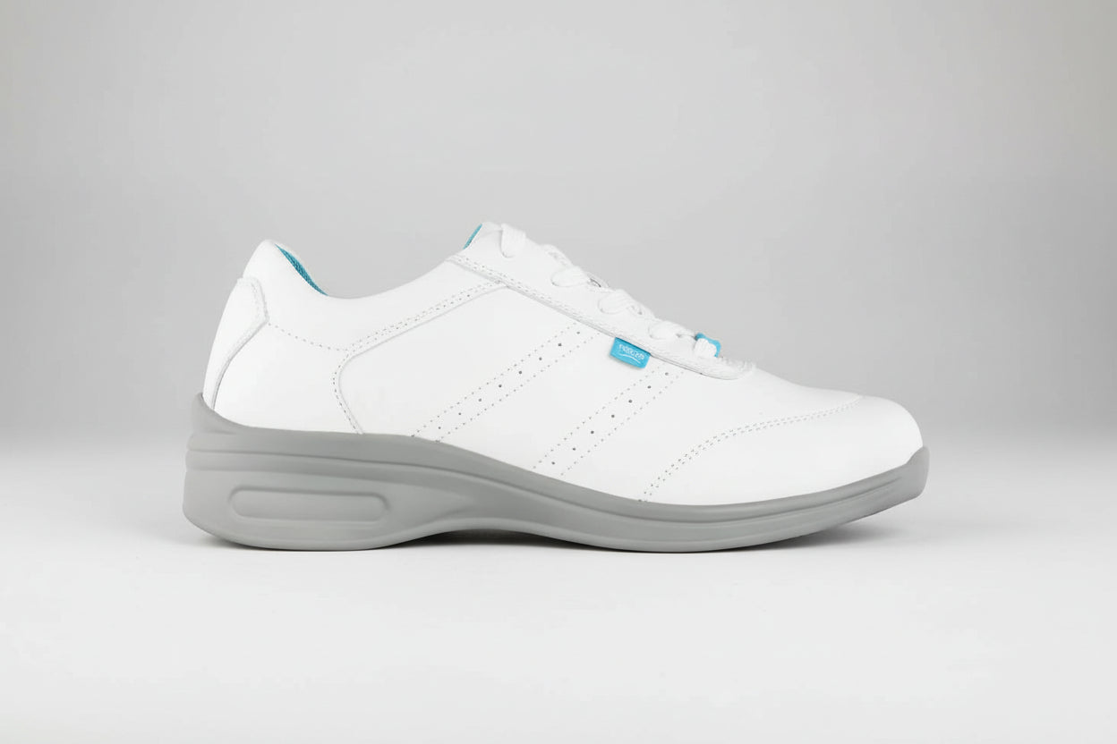 Zapatilla Ocupacional S21 Unisex Blanca y Negra | Liviana, Cómoda y Antideslizante
